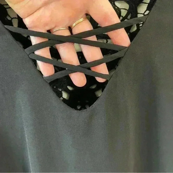 Bobeau black swing layered top with cross cross detail on front - Picture 2 of 4